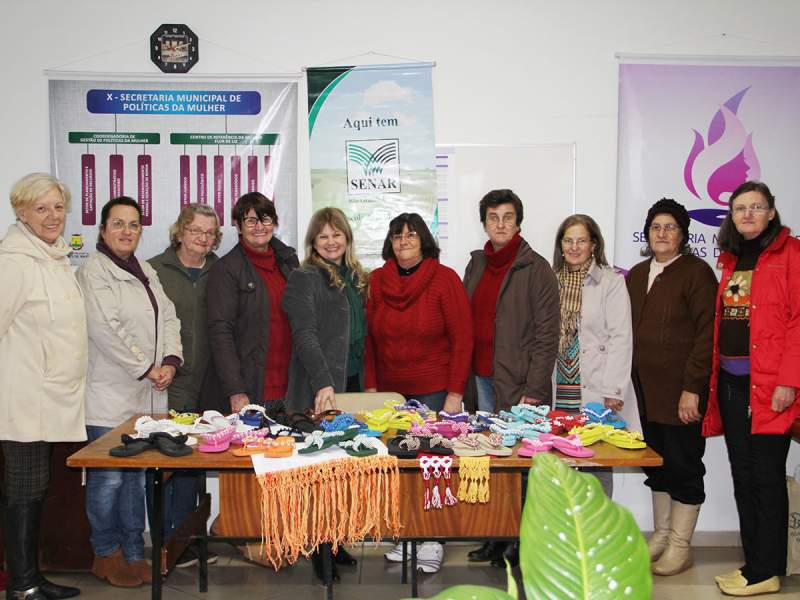 SECRETARIA DA MULHER PROMOVE CURSO DE MACRAMÊ EM CHINELOS